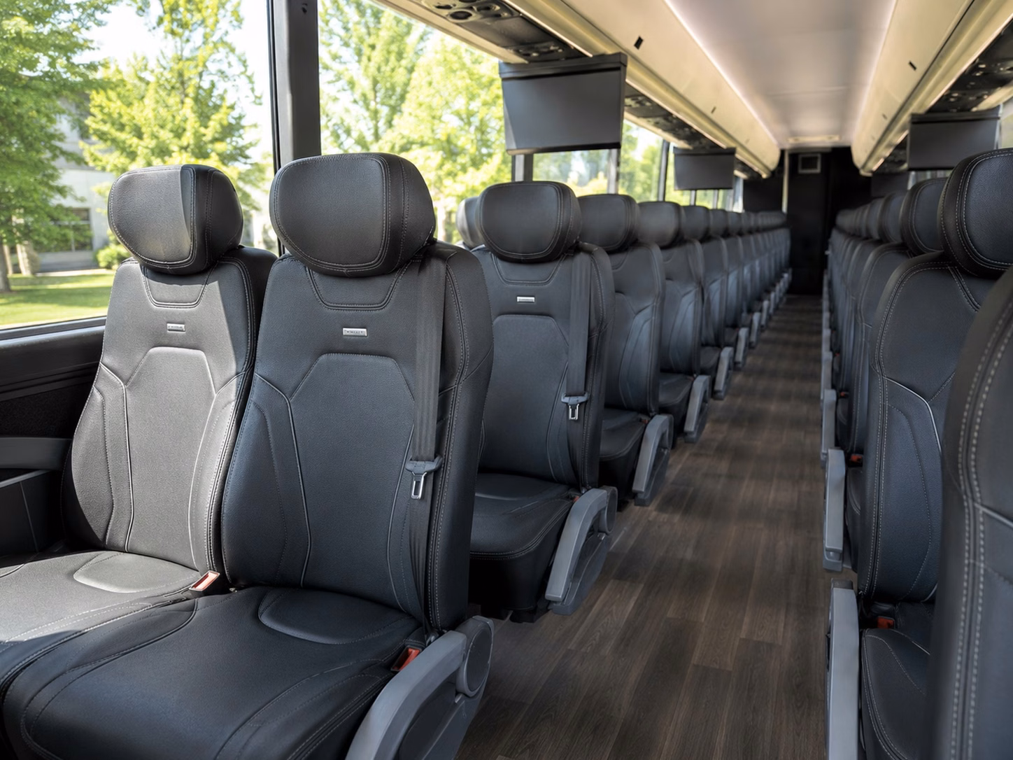 charter bus rentals for large tallahassee prom groups that need more space